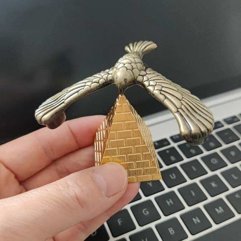 Metal Balancing Bird with Pyra - Office Technologies recension och pris